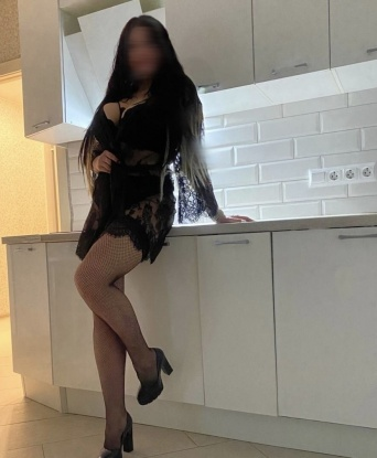 Мои услуги - настоящий оазис блаженства. Позволь мне раскрыть все свои таланты и удовлетворить все твои сексуальные фантазии 💋 У меня есть широкий спектр возможностей, которые будут удовлетворять даже самого требовательного клиента. Люблю экспериментировать, пробовать новое и подарить ни с чем несравнимое удовольствие. Отзывы о моих услугах говорят сами за себя - мои клиенты всегда остаются довольными и возвращаются ко мне снова и снова. Хочешь увидеть мои фото и узнать больше? Напиши мне и я подарю тебе незабываемый опыт! 😘 2308, 25 лет